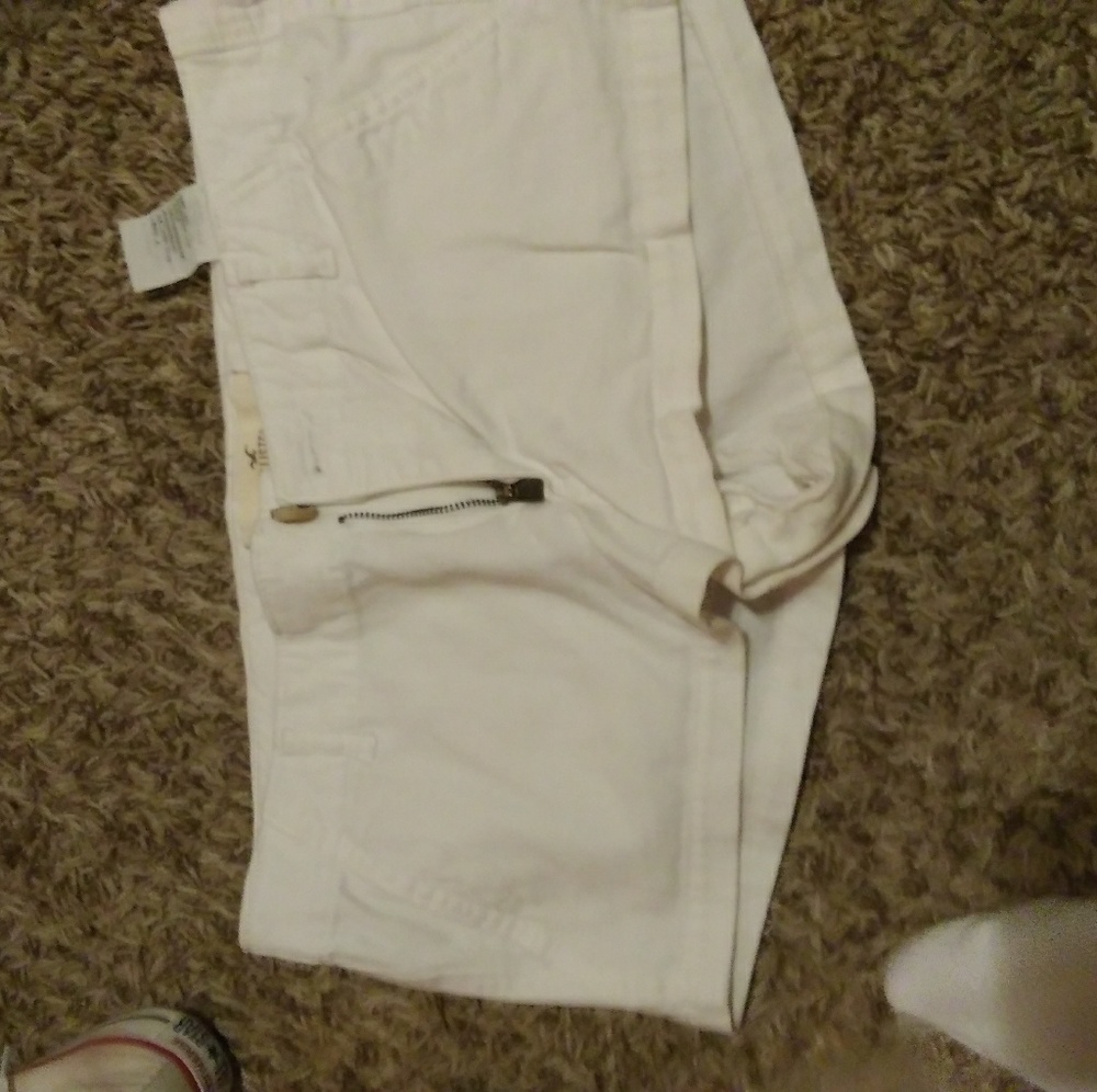 White Hollister shorts